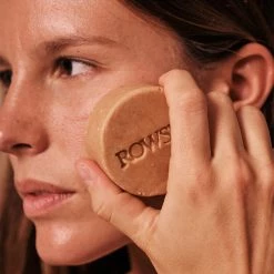 Nettoyant Visage Solide Orange & Centella Asiatica Peau Sèche 8 Nettoyant Visage Solide Orange & Centella Asiatica Peau Sèche -L:A Bruket Soldes 02 22 Encart Inspi Cleanser Rose ROWSE