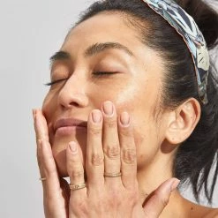 Impossible Glow Concentré Eclat Illuminateur Or Rose -L:A Bruket Soldes 03 22 Encart Inspi rose Impossible Glow Pai Skincare TINY