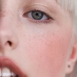 Bisou Blush Crème -L:A Bruket Soldes 1vfr bisou blush louise carre