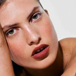 Le Velours Crème à Lèvres -L:A Bruket Soldes 5Velours Carre