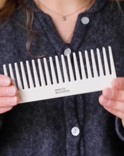 Peigne Démêlant -L:A Bruket Soldes Captured ecran2023 06 02a16.47.45