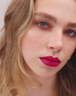 Petal Bouche Rouge à Lèvres Mat Sans Transfert 29 Petal Bouche Rouge à Lèvres Mat Sans Transfert -L:A Bruket Soldes Captured ecran2023 07 06a11.39.37