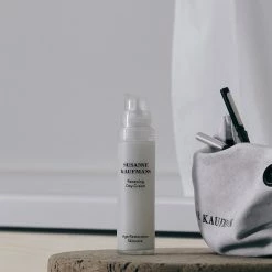 Renewing Day Cream Crème De Jour Anti-Âge -L:A Bruket Soldes Encart inspi SK Renewing 22 Day 2