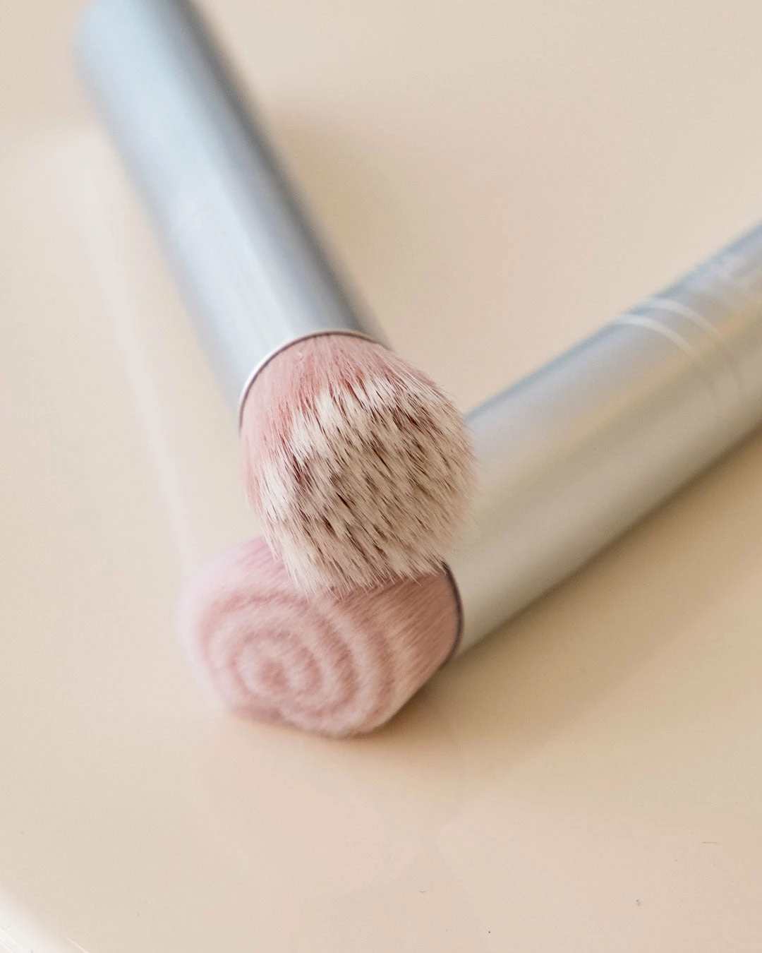 RMS Beauty Skin2Skin Foundation Brush 3 RMS Beauty Skin2Skin Foundation Brush