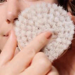 The Soft Dry Brush Brosse Peau Sensible -L:A Bruket Soldes Sans titre 7 4fe9aa19 1b6f 471c 98c1 2c244ab6457d